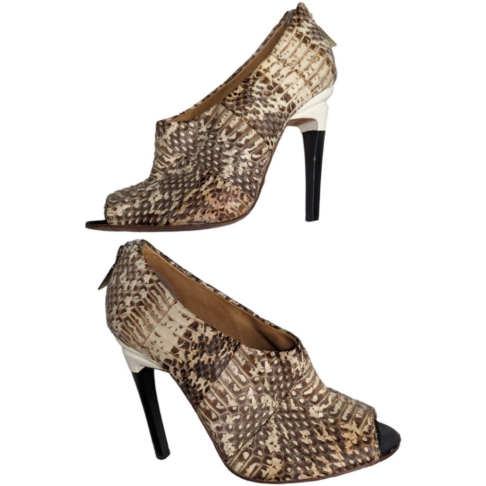 Y2K L.A.M.B. Gwen Stefani Ivory Snakeskin Textured Leather Peep Toe Booties 9